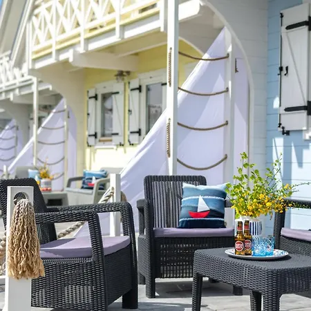 Nad Morzem Otulone Sloncem Tatil Evi *