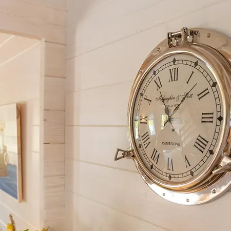 Nad Morzem Otulone Sloncem Tatil Evi *