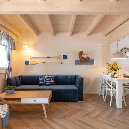 Tatil Evi Nad Morzem Otulone Sloncem *