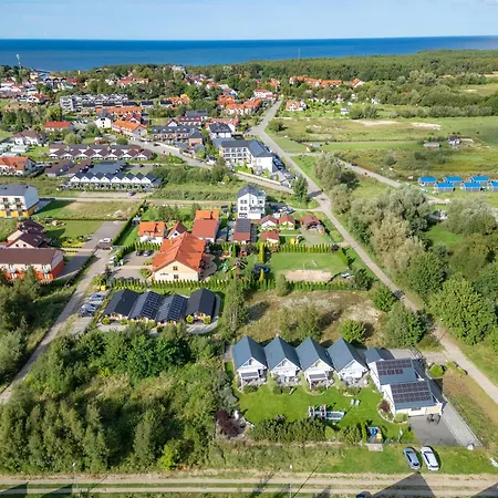 Nad Morzem Otulone Sloncem Tatil Evi Rowy (Pomerania)