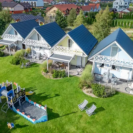 Nad Morzem Otulone Sloncem Tatil Evi Rowy (Pomerania)