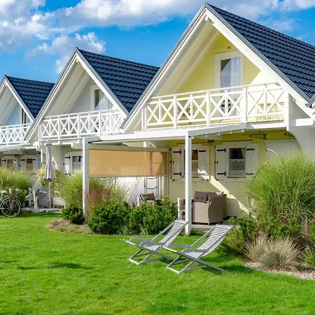 Tatil Evi Nad Morzem Otulone Sloncem